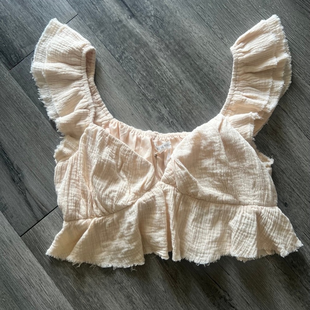 NWT Cream Ruffle Sweetheart Top | medium